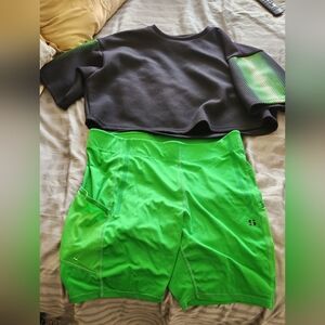Workout crop & shorts